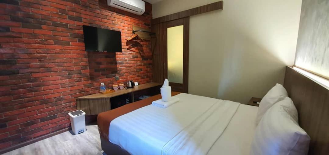 Vista Hotel Tawau Buitenkant foto