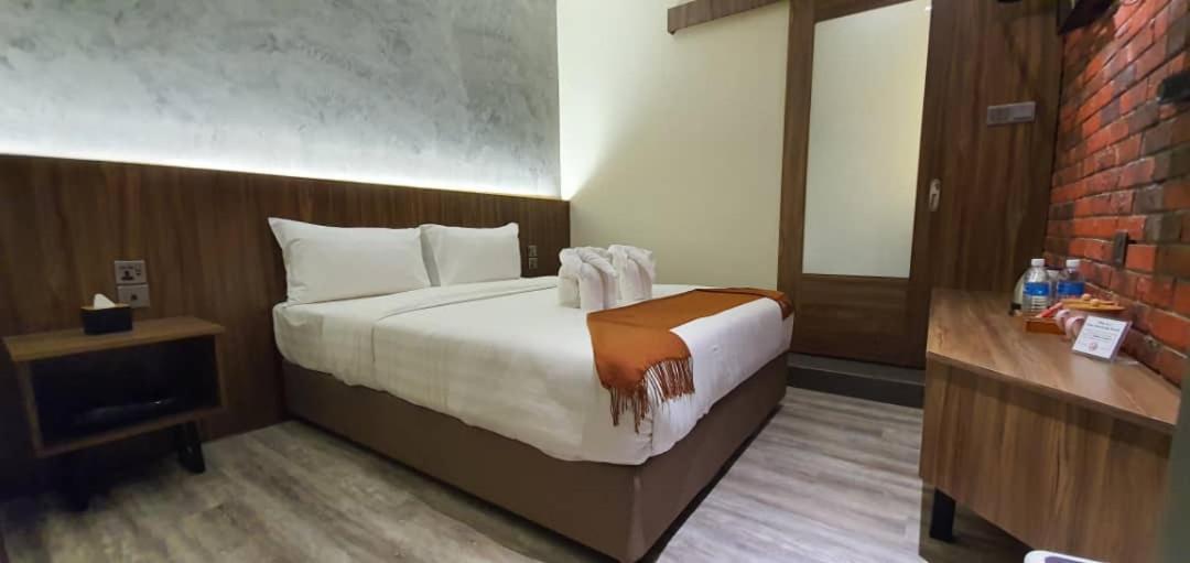 Vista Hotel Tawau Buitenkant foto